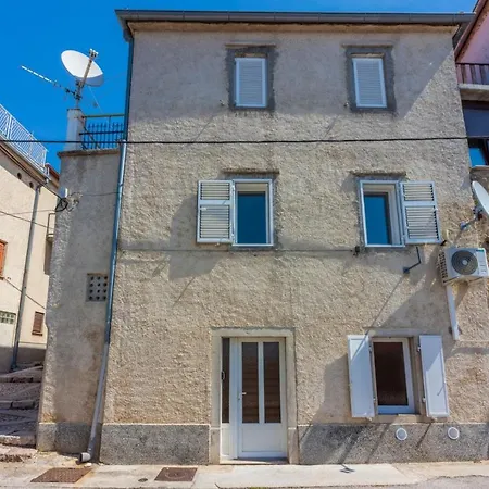 Mario - 50 M From Sea Apartment Novi Vinodolski