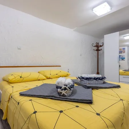 Apartment Mario - 50 M From Sea Novi Vinodolski