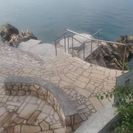 Mario - 50 M From Sea Apartment Novi Vinodolski